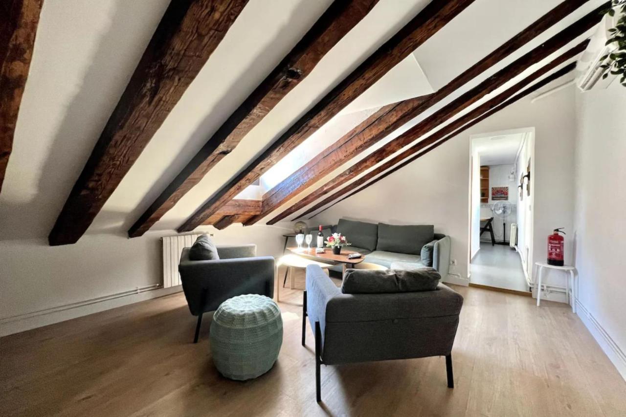 Apartment Rustic With Terrace In *